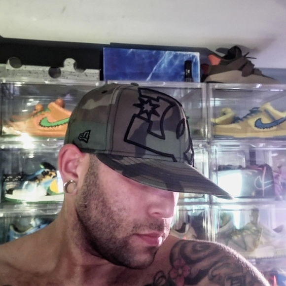 DC FITTED HAT 7 1/4 - Picture 8 of 8